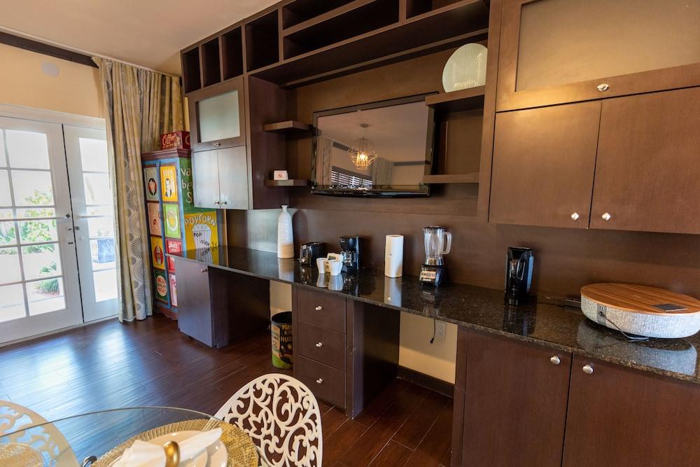 Tradewinds Apartment Hotel photo 46