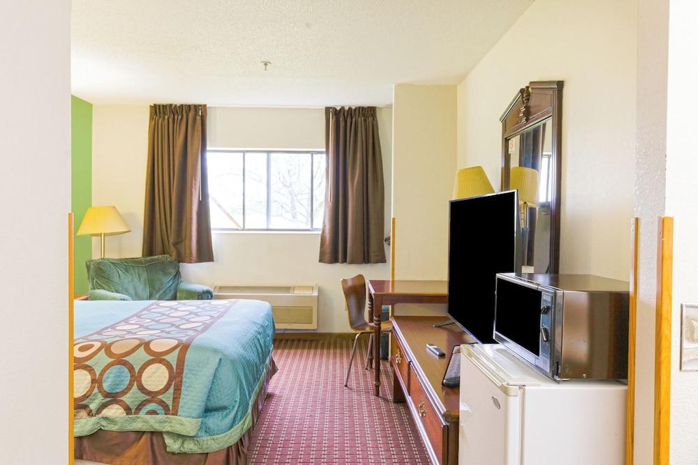 Super Sleep Inn photo 12