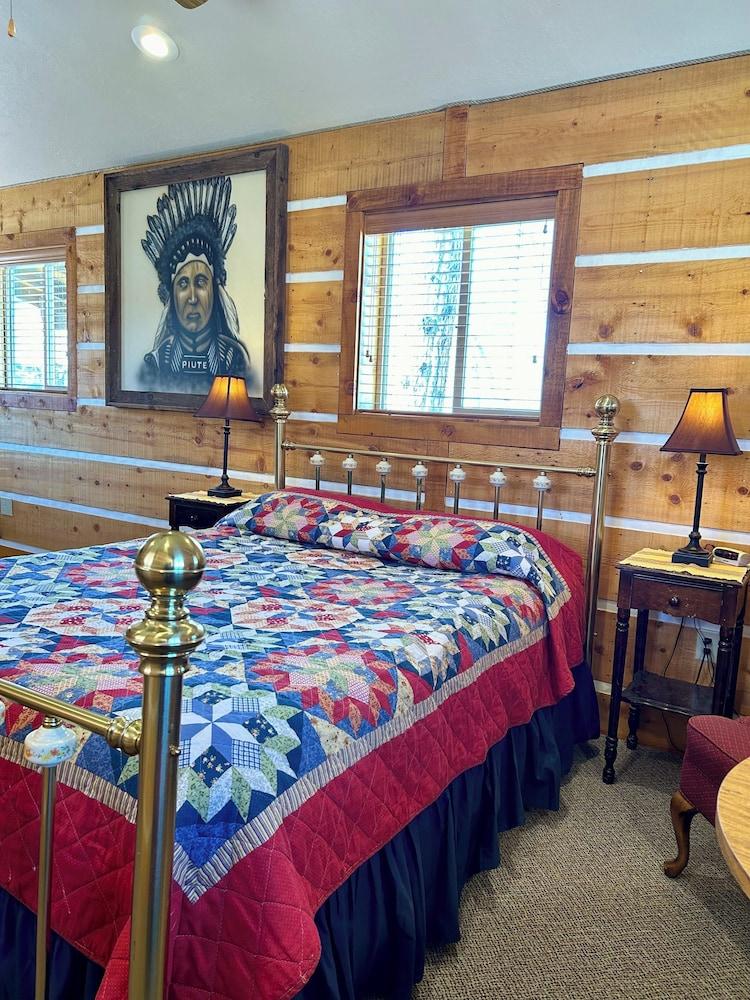 Moore's Old Pine Inn photo 5
