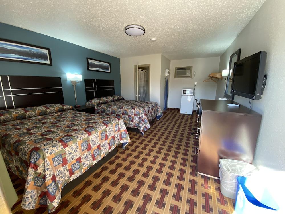 Lodge Inn photo 5
