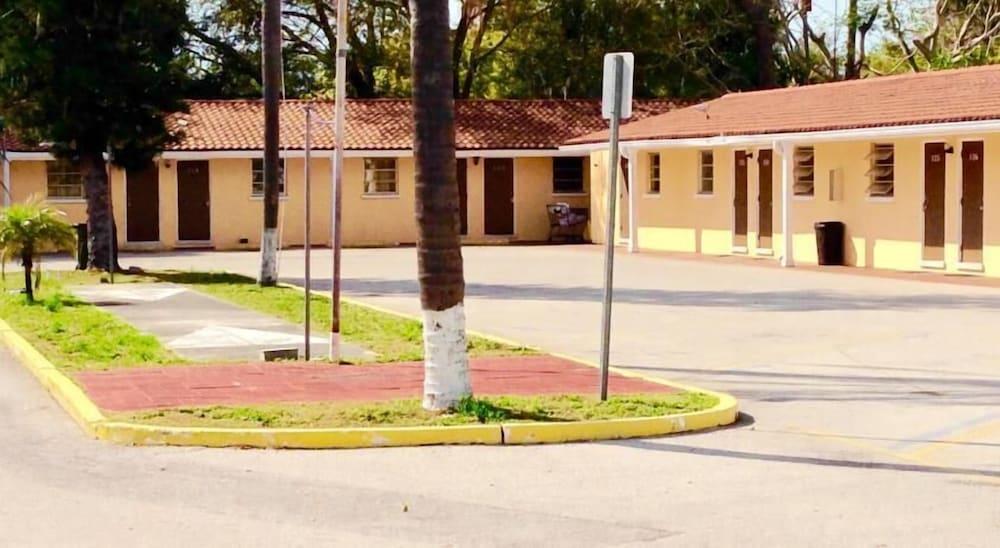 Cadillac Motel photo 5