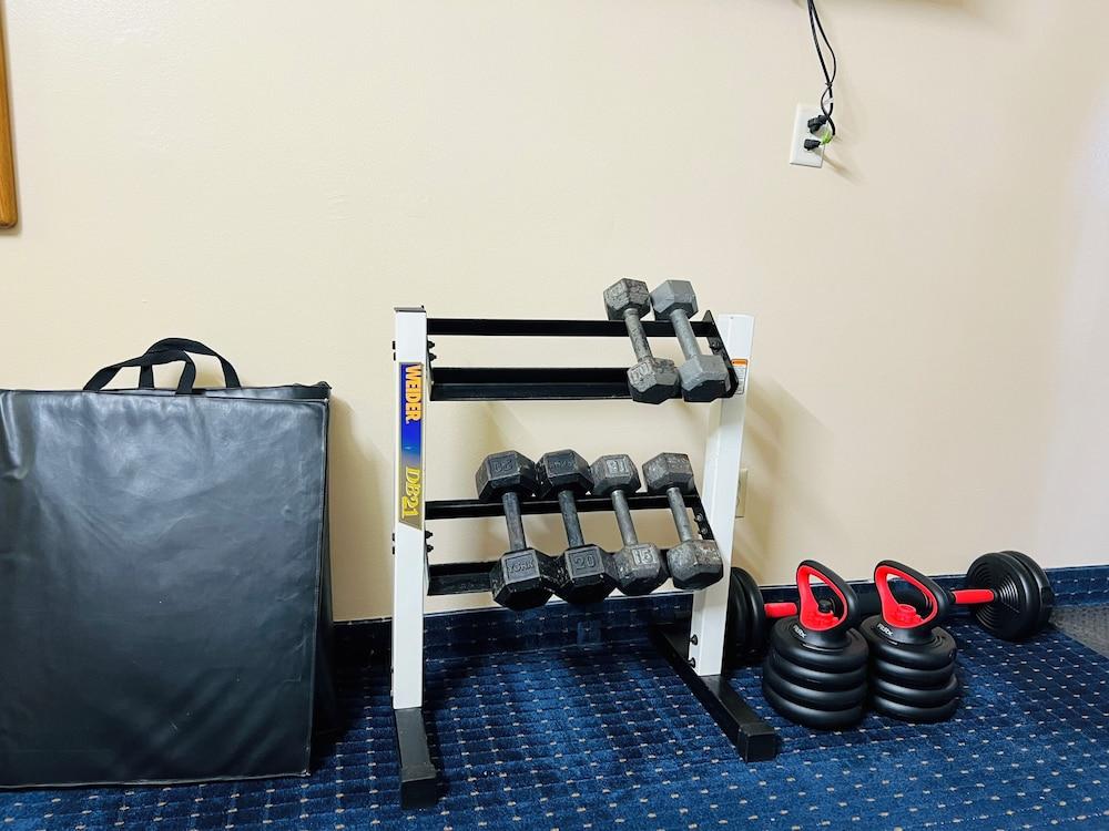 Hometown Inn & Suites photo 3