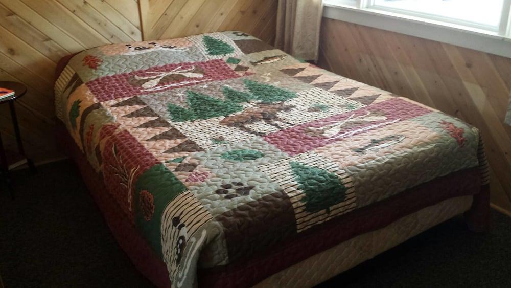 Bear Paw Inn photo 10