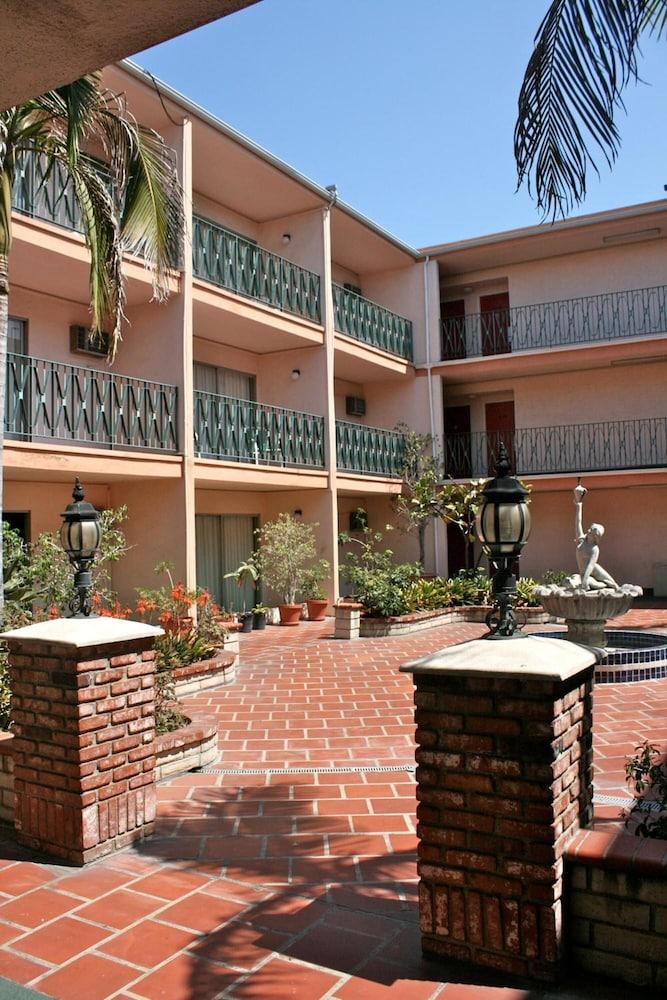 Royal Century Hotel photo 19