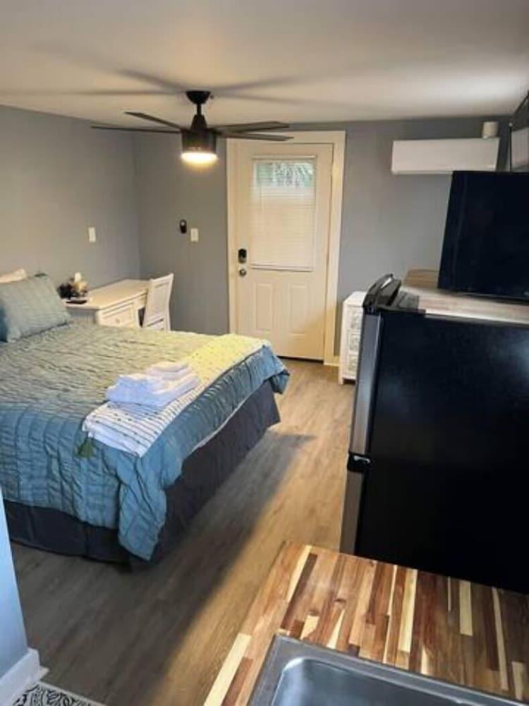The Panacea Motel photo 43