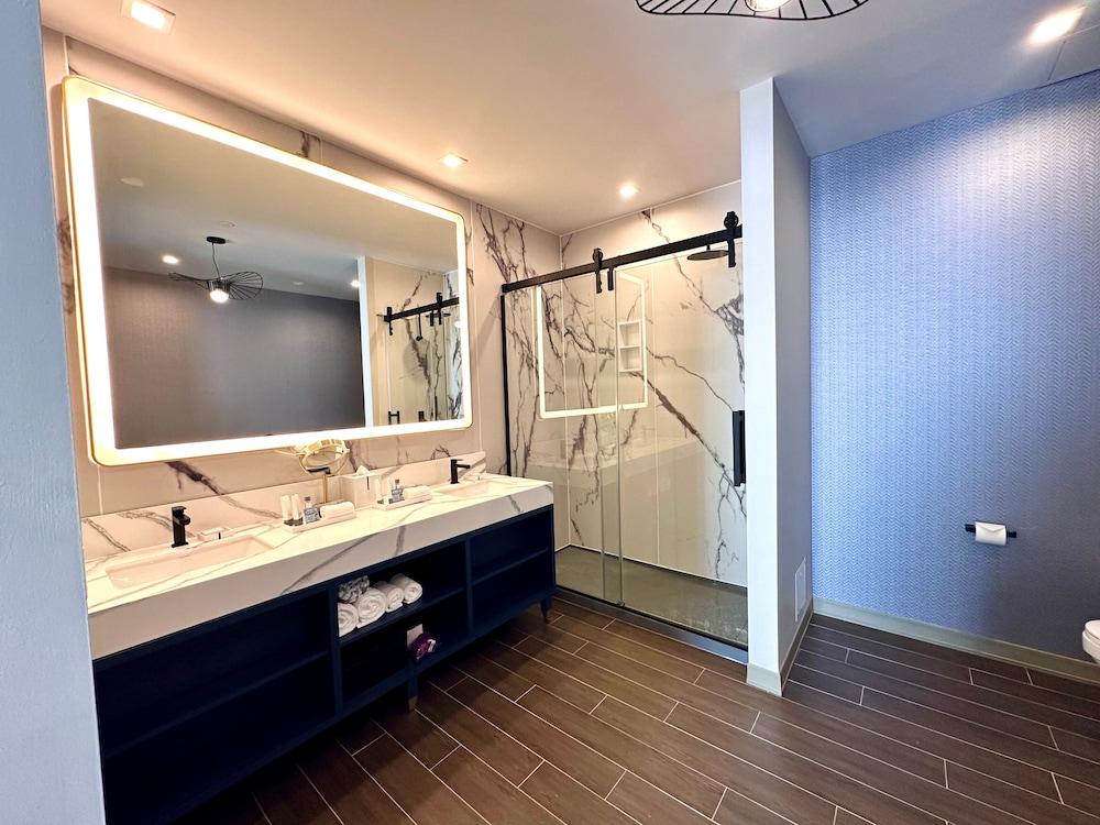 Chez Hotel Arlington Heights photo 13