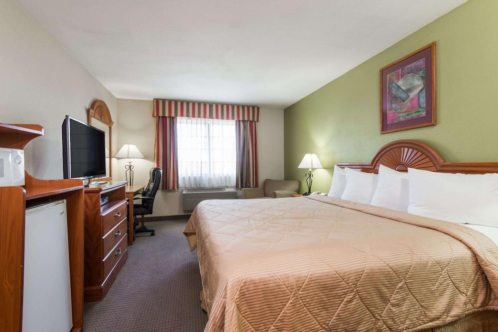 Knights Inn Gallup at 3208 W Hwy 66 photo 6