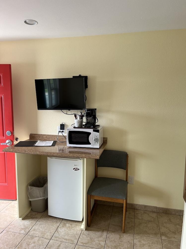All Star Inn & Suites photo 19