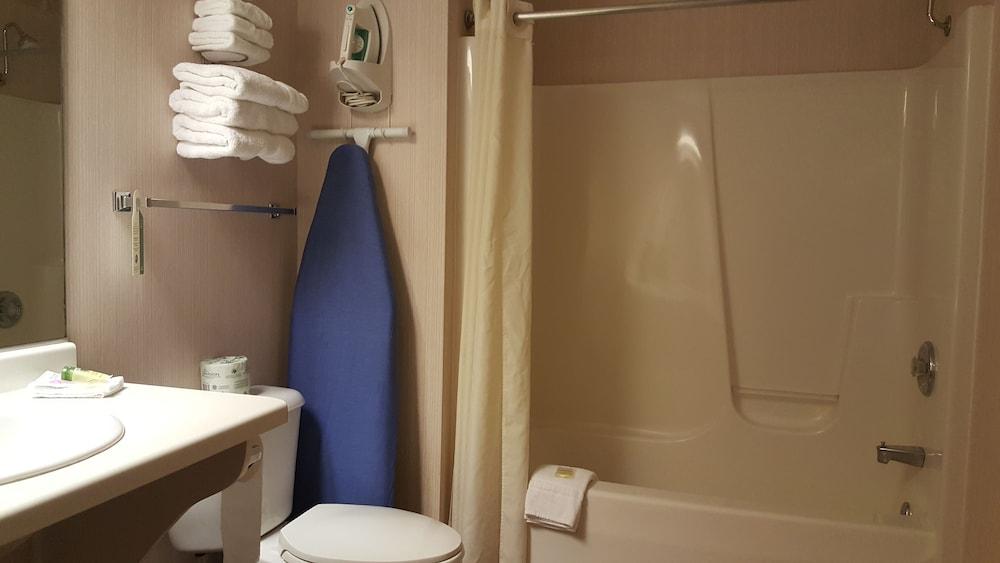 Americas Best Value Inn Chippewa Falls photo 10