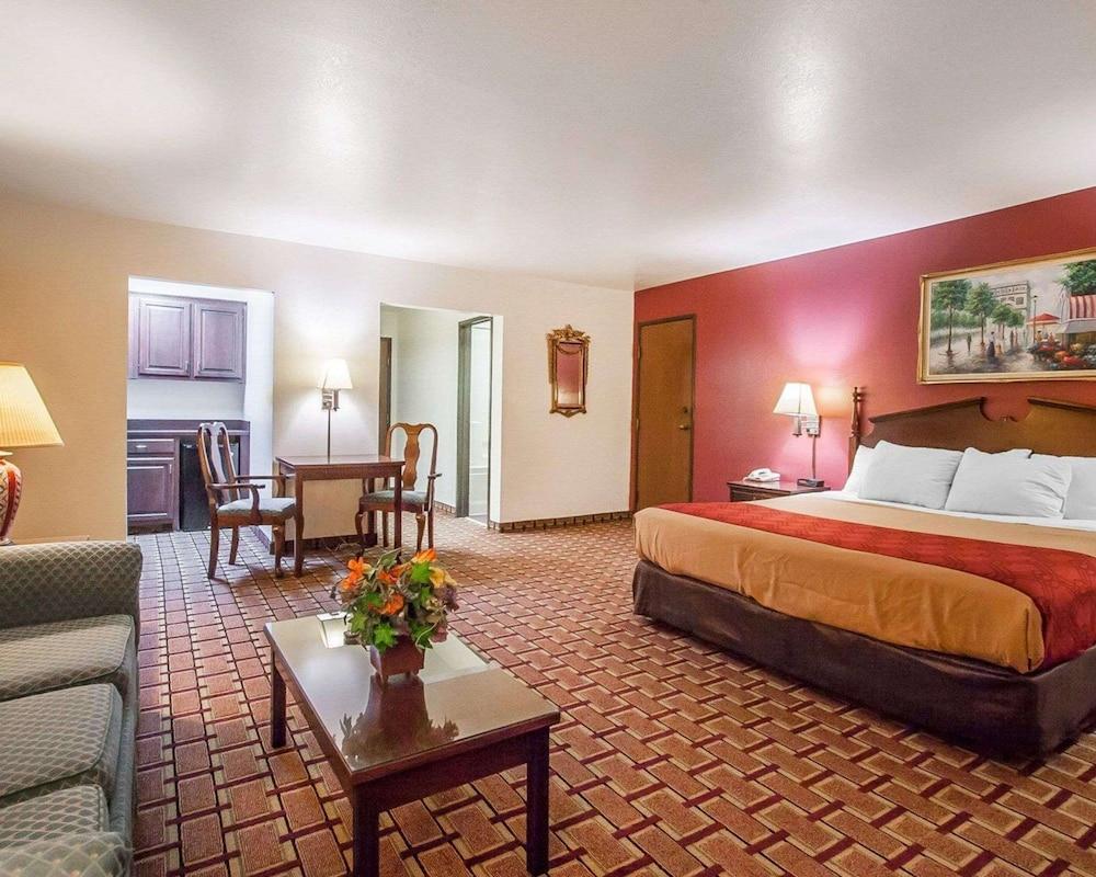 Econo Lodge Dexter photo 6