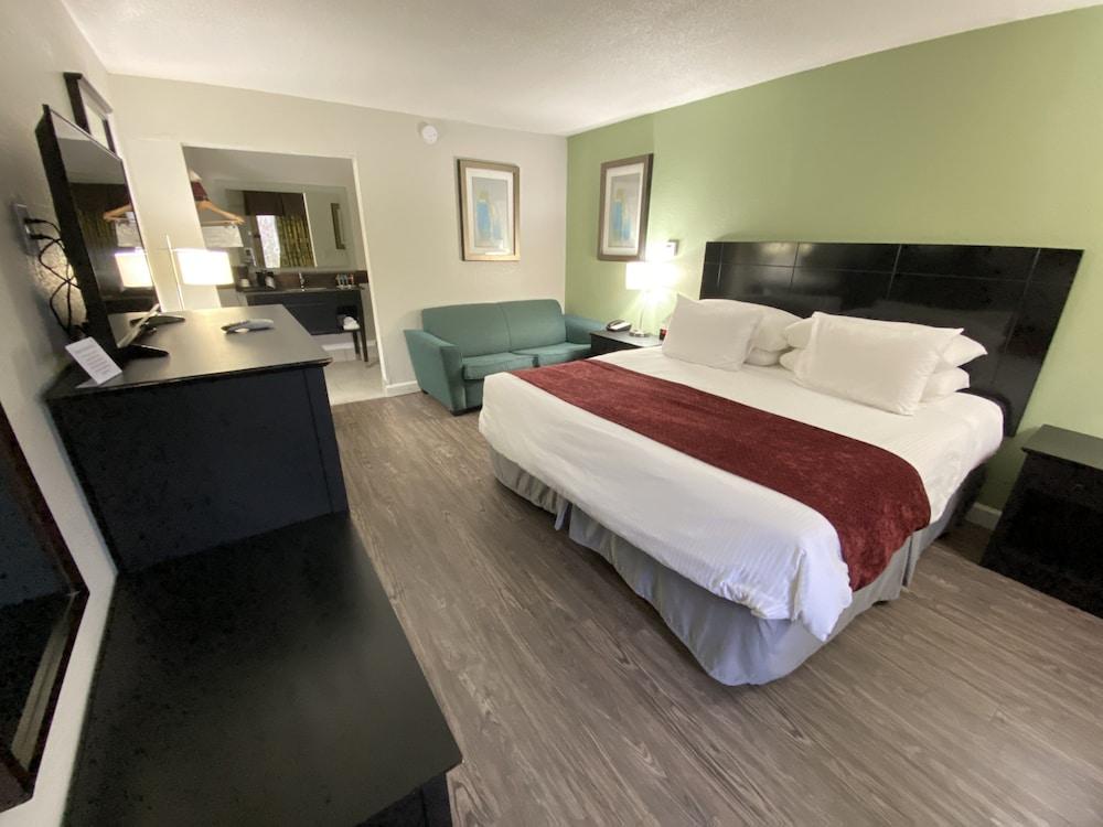 Lx Hotel, Powered by ACW Circle photo 36