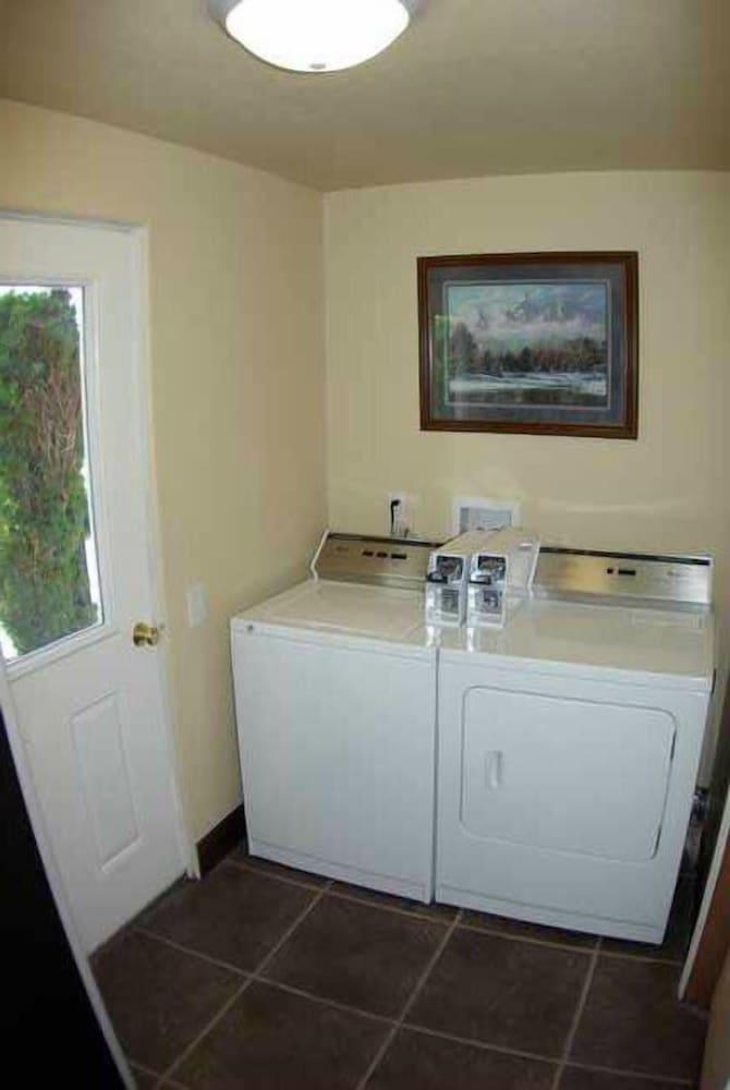 Gateway Inn photo 34