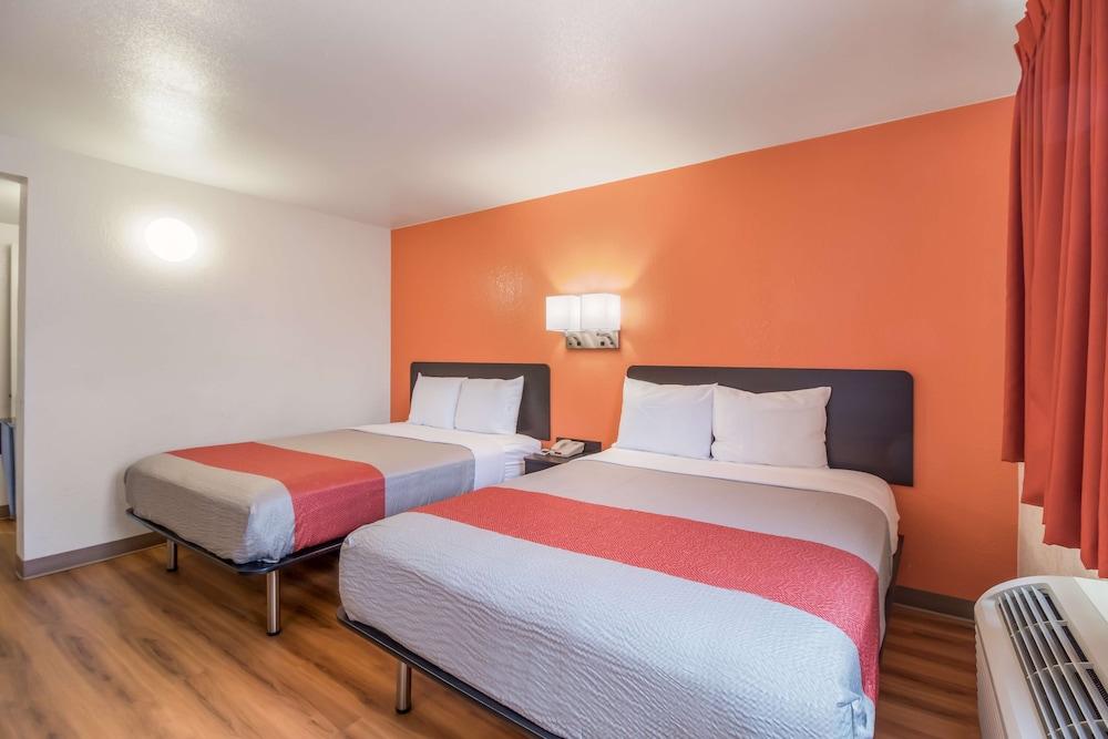 Park Inn by Radisson, Fargo West Acres photo 42