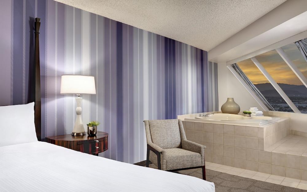 Luxor Hotel and Casino photo 14