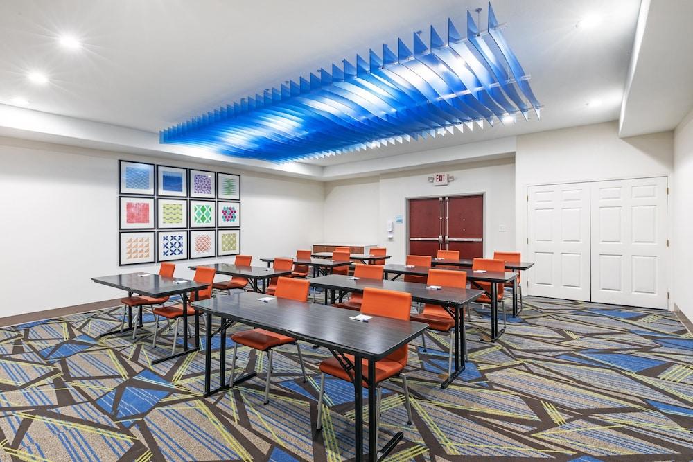 Holiday Inn Express Hotel & Suites VIDOR SOUTH by IHG photo 50