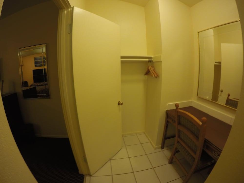 Indio Holiday Motel photo 25