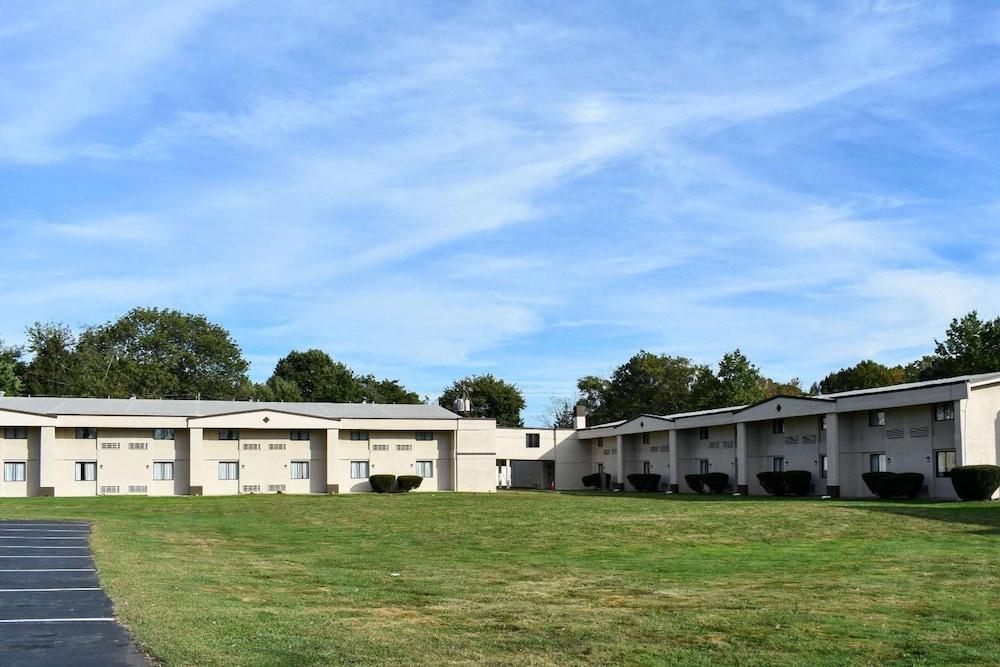 MHO Hotel Bordentown photo 31