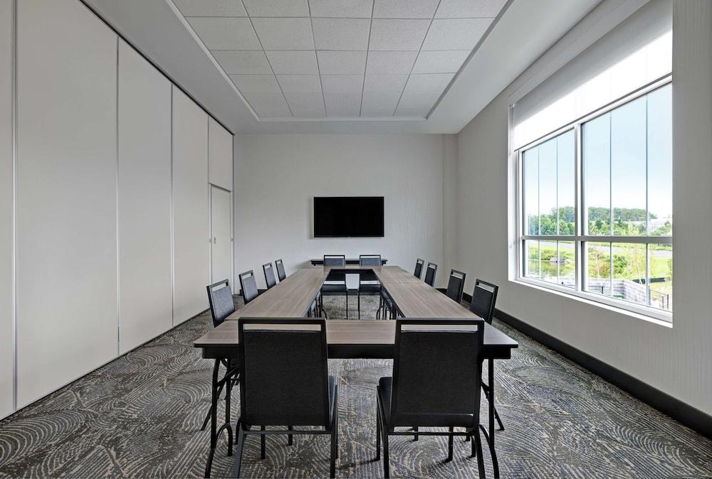 Hilton Garden Inn Manassas photo 43