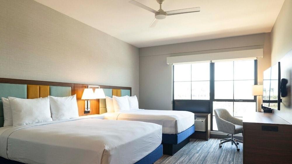 Hampton Inn & Suites Maui North Shore photo 5