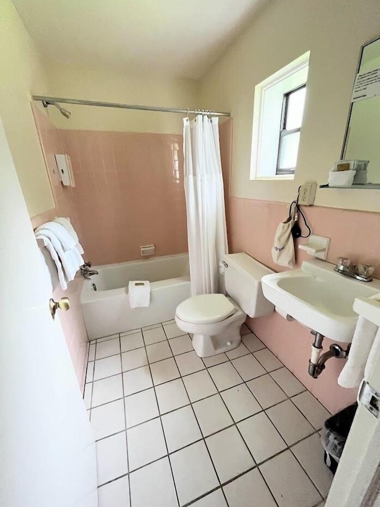 Meadowlark Motel with Restaurant & Bar photo 61
