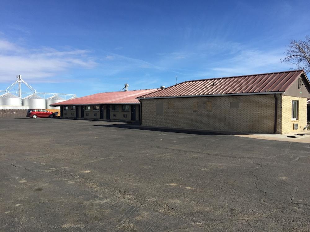 Country Manor Motel Watkins photo 6