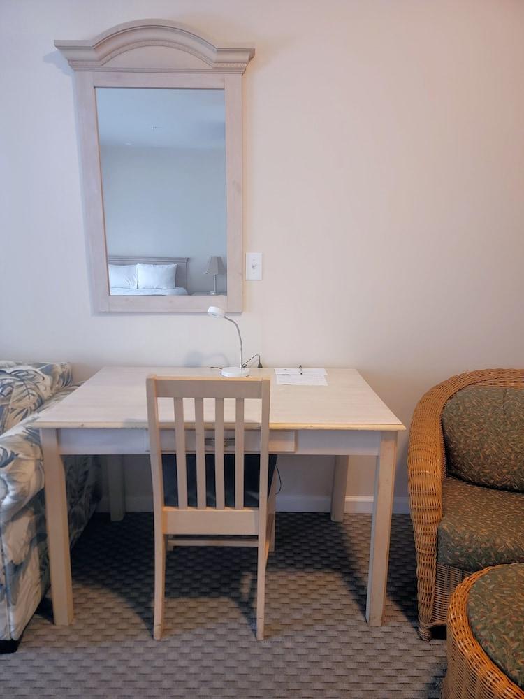 Beaufort Harbour Suites photo 17
