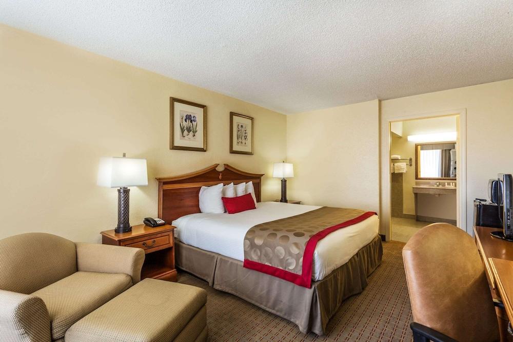 Ramada by Wyndham Houma photo 3
