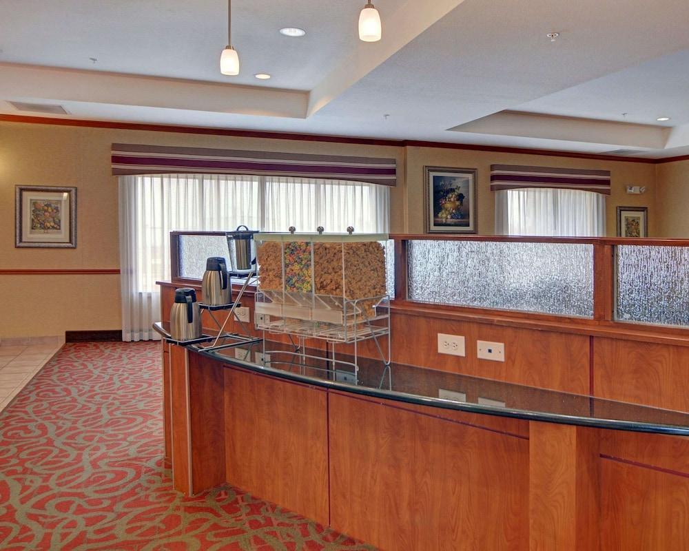 Quality Suites Near Cedar Creek Lake photo 2