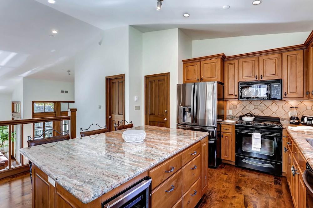 Highlands Area by East West Hospitality photo 88