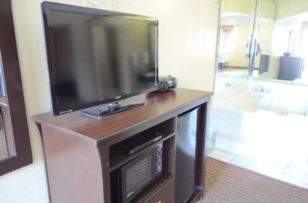 Scottish Inn & Suites Highway 6 South photo 20