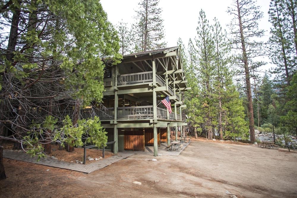 Cedar Grove Lodge photo 1