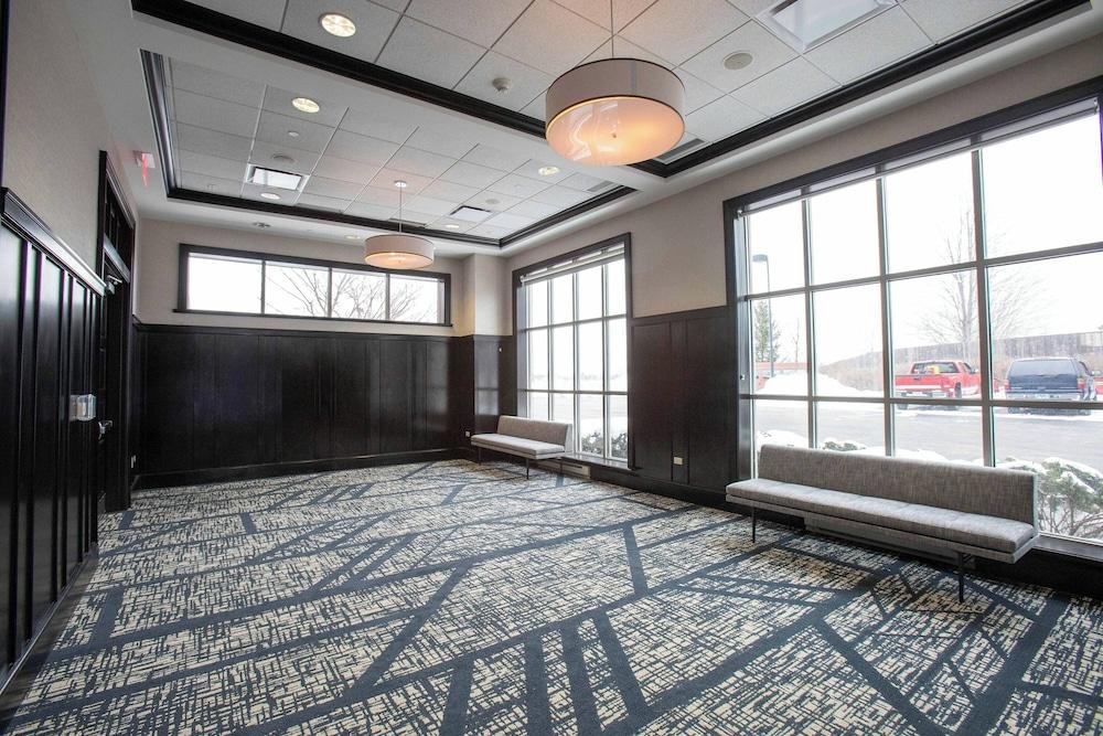 Sheraton Chicago Northbrook Hotel photo 2