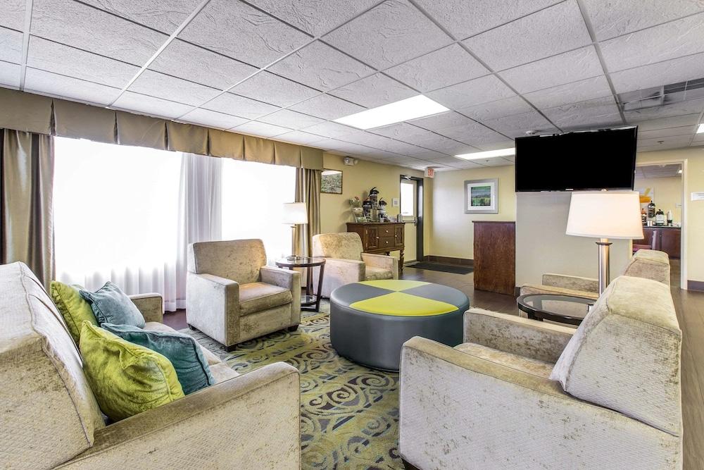 Quality Inn Fitzgerald photo 6