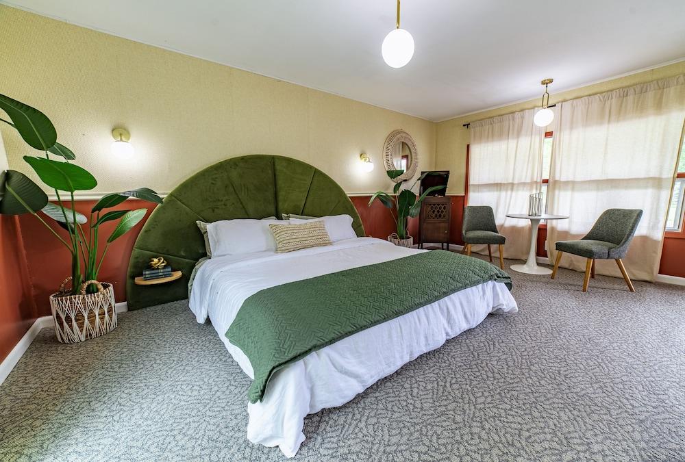 The Springs Motel photo 41