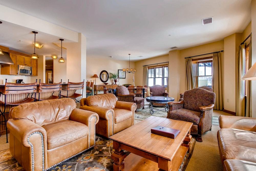 The Lodge at Mountaineer Square, A Vail Resorts Property photo 56