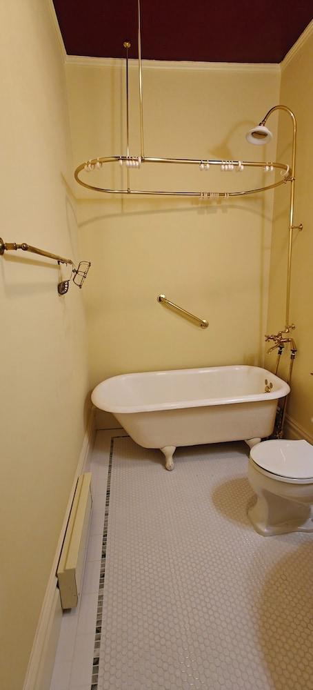 Nob Hill Inn photo 39