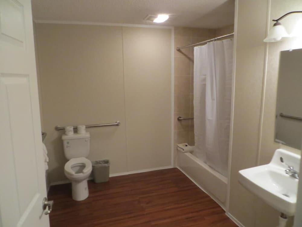 Shale Lodge photo 16