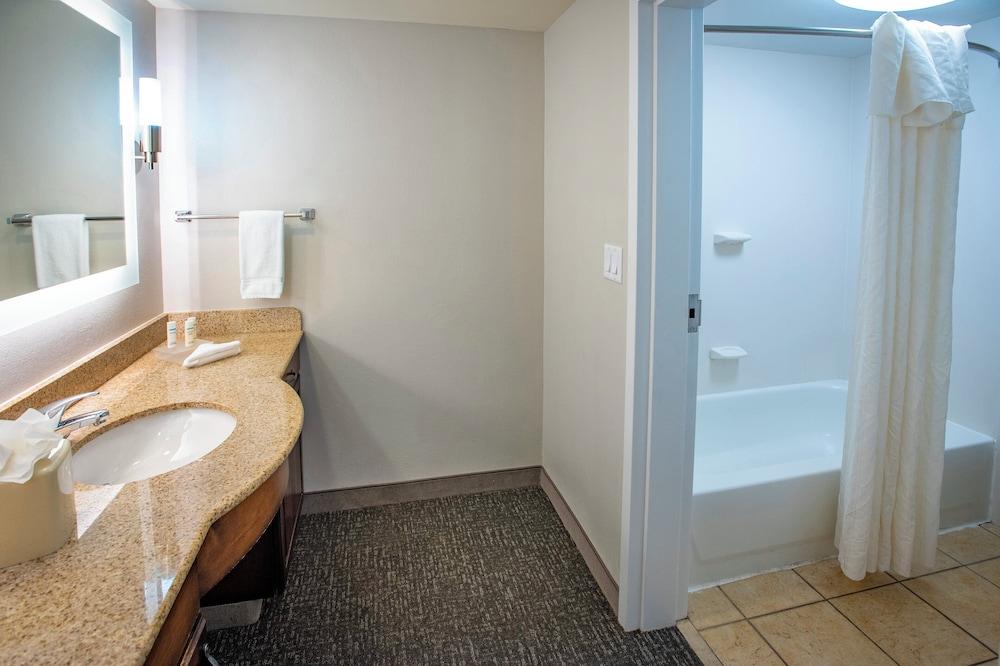 Pensacola Suites Hotel photo 4
