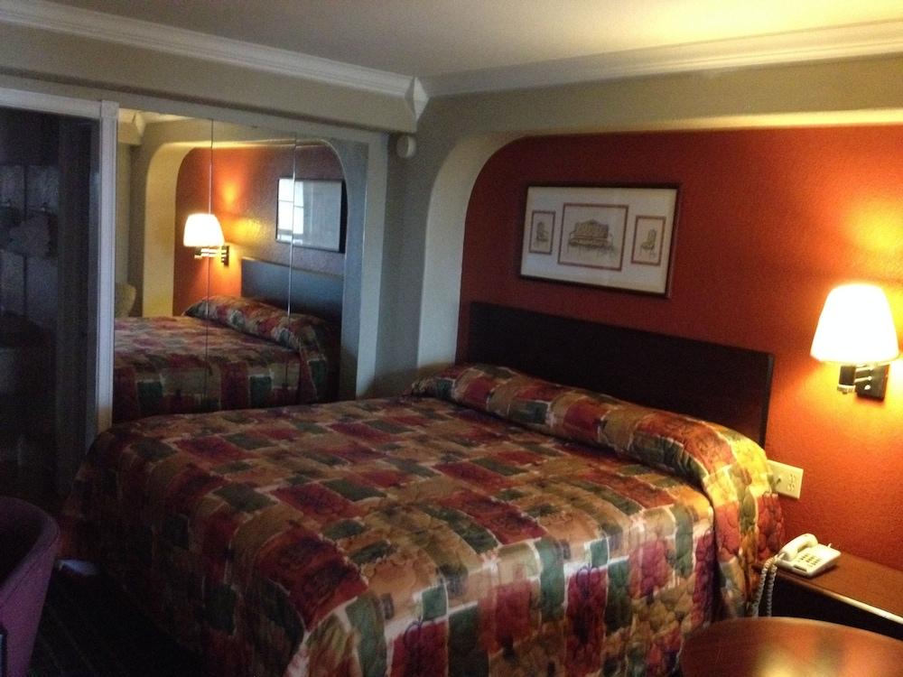 Economy Inn photo 3