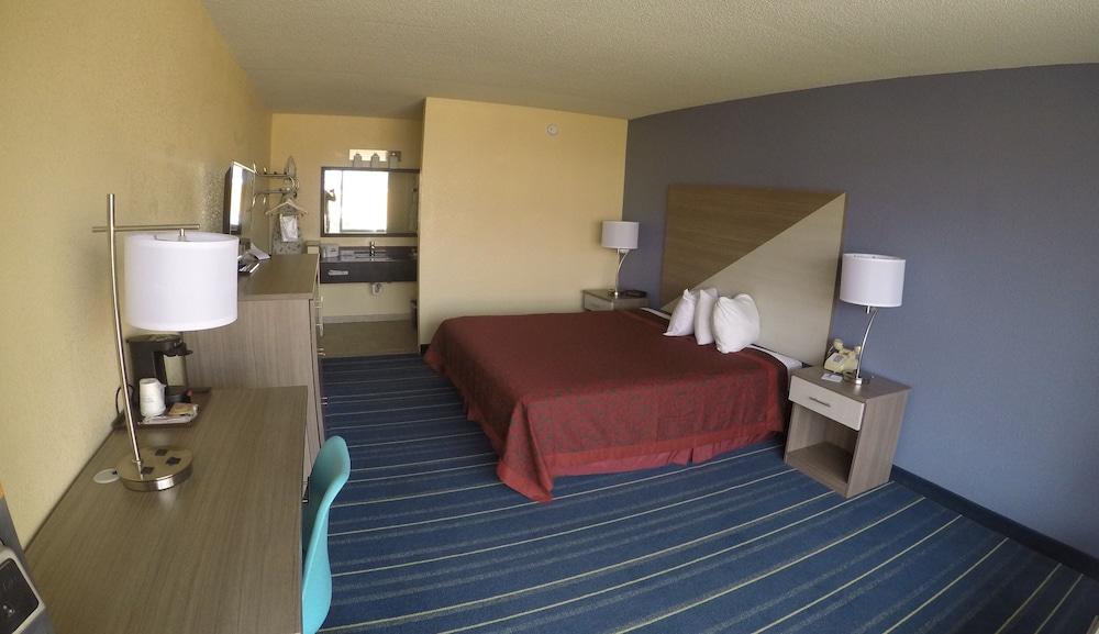 Days Inn by Wyndham Salem, Illinois photo 13