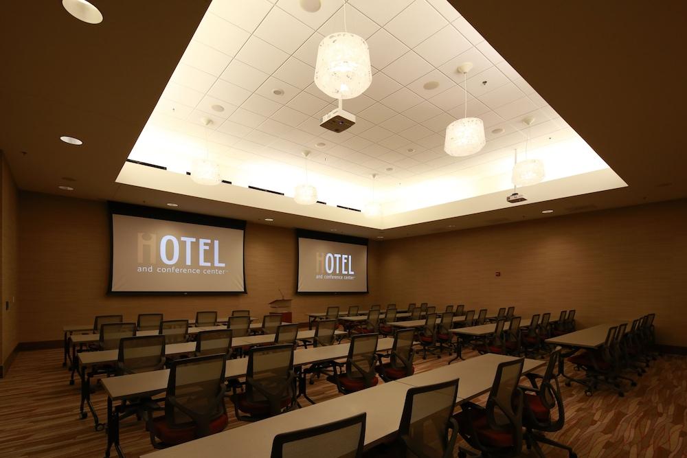 I Hotel And Illinois Conference Center photo 32