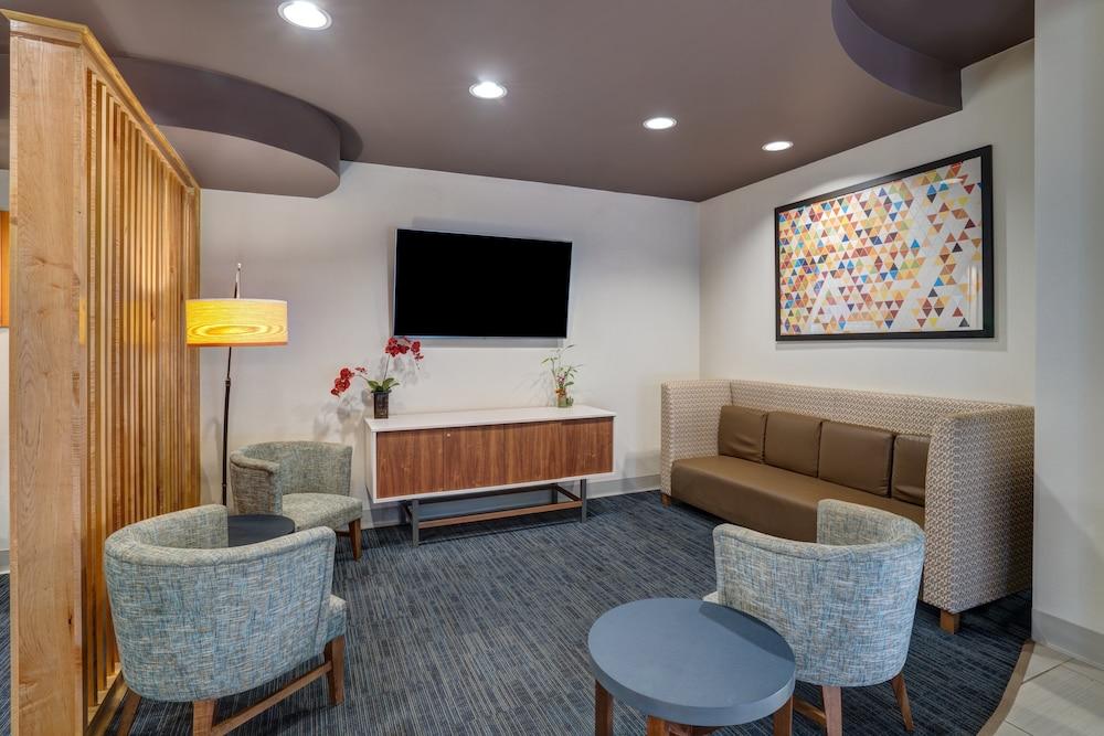 Holiday Inn Express and Suites Winona North by IHG photo 31