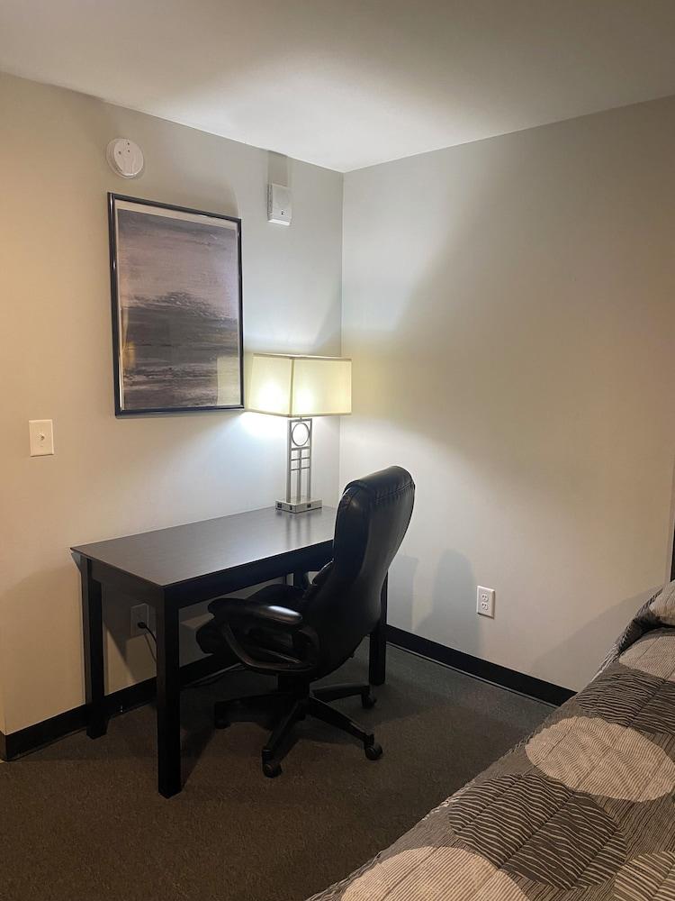 WoodSpring Suites Atlanta Airport photo 9