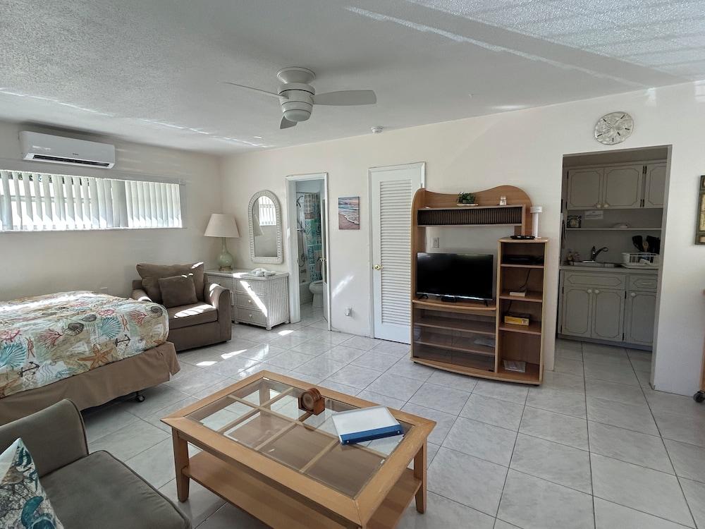 Bahama Beach Club Pompano photo 58