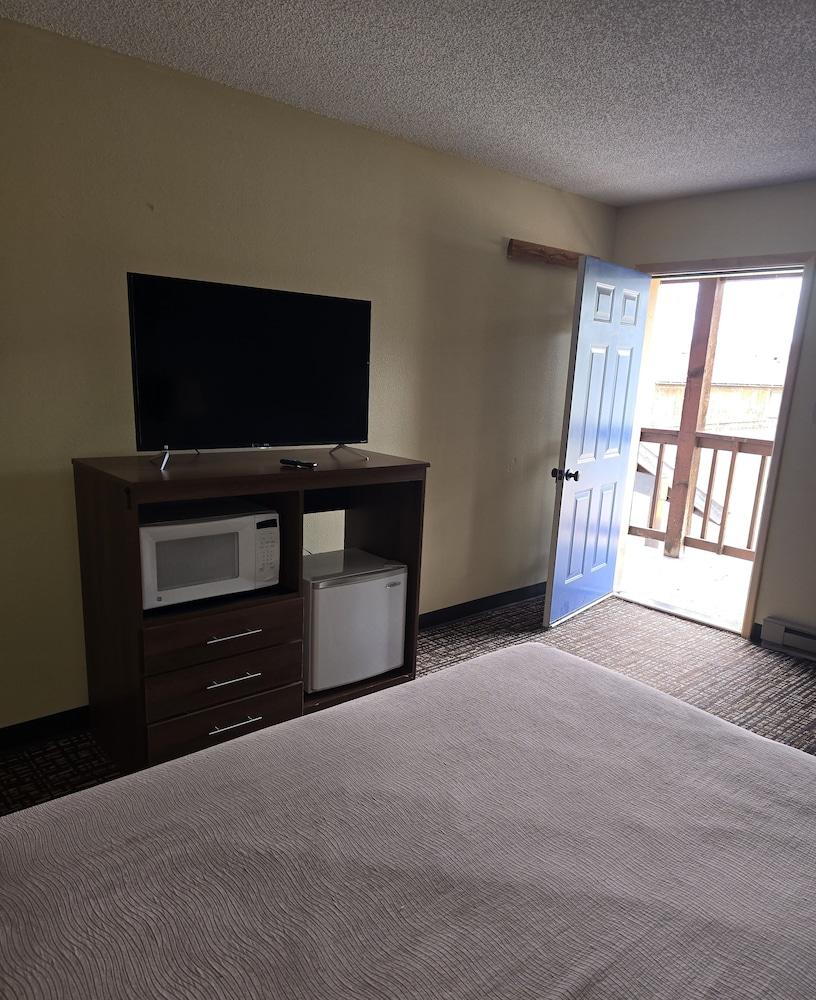 Econo Lodge Eagle Nest photo 47