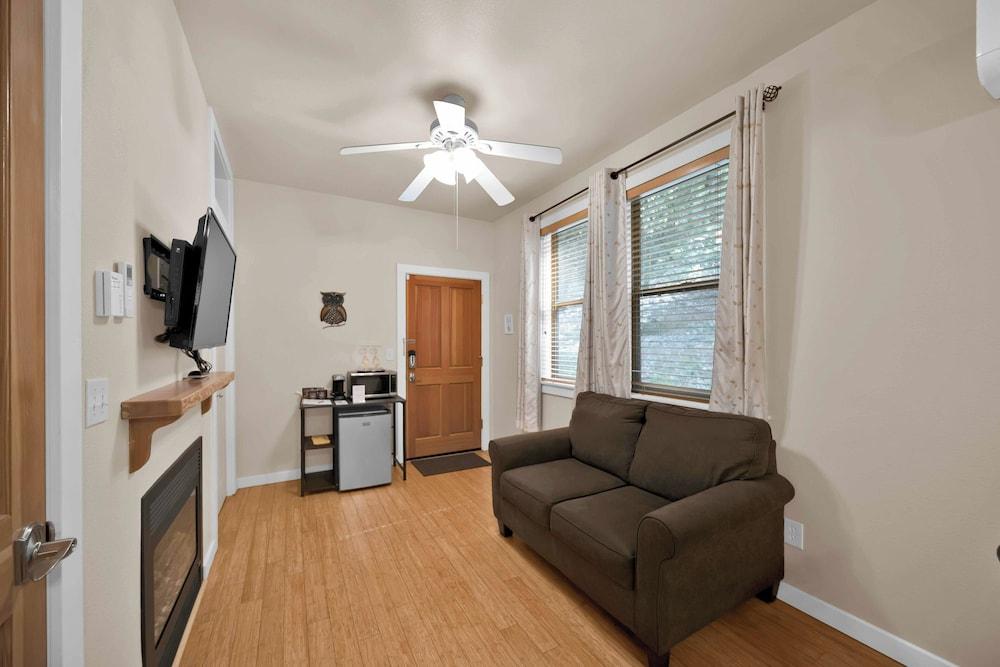 The Inn at Shasta Lake photo 93