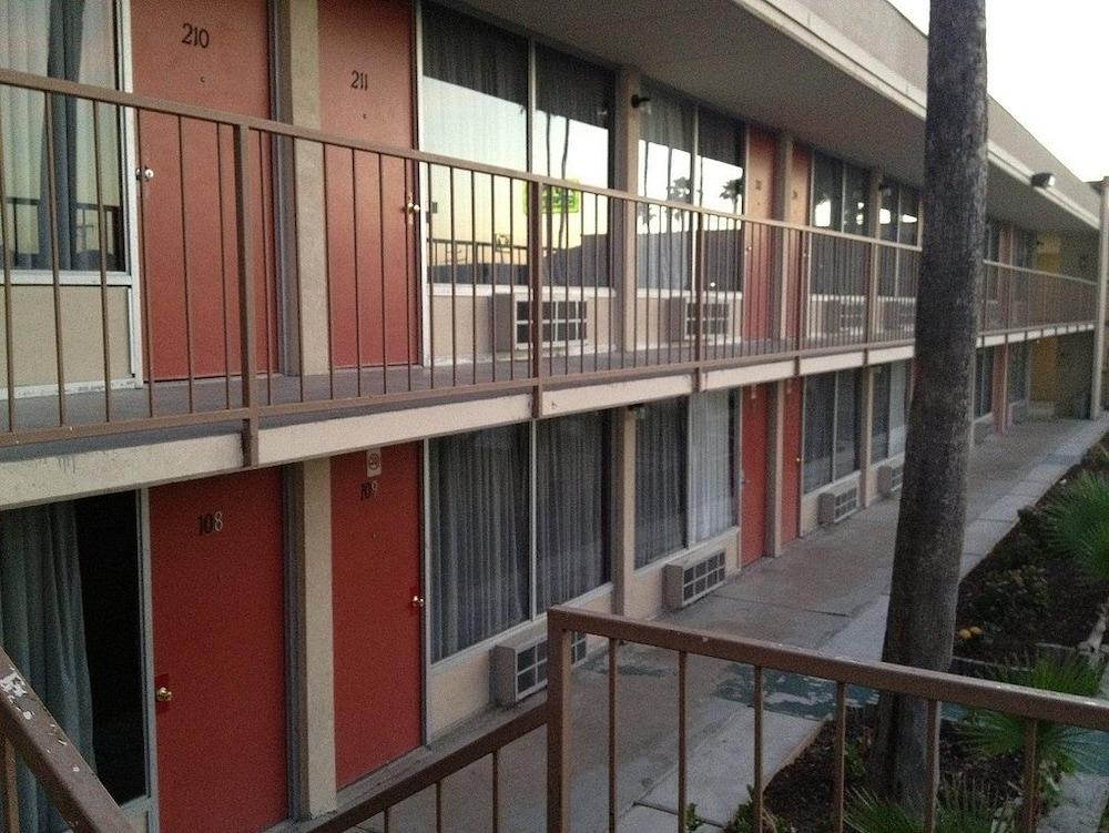 Su Casa Inn & Suites photo 1