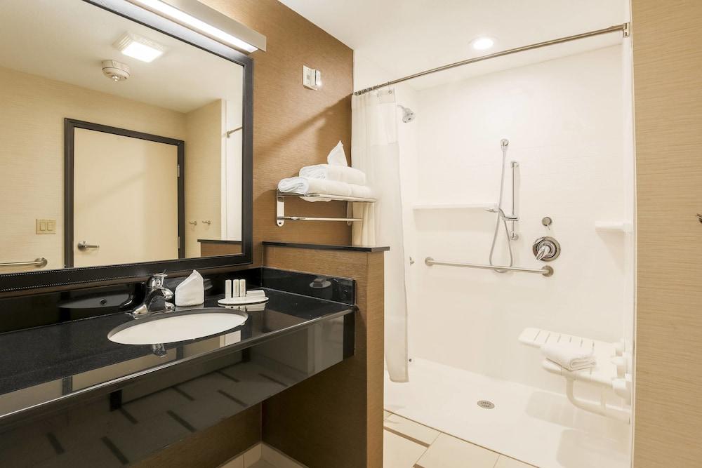 Fairfield Inn & Suites Pleasanton photo 17