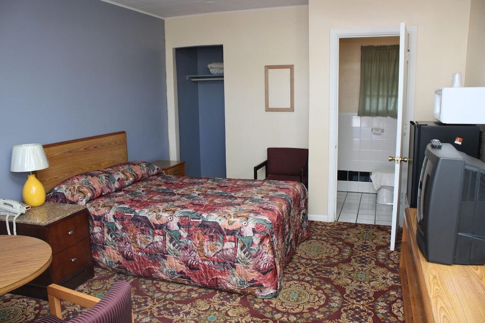 Kenwood Motel photo 7