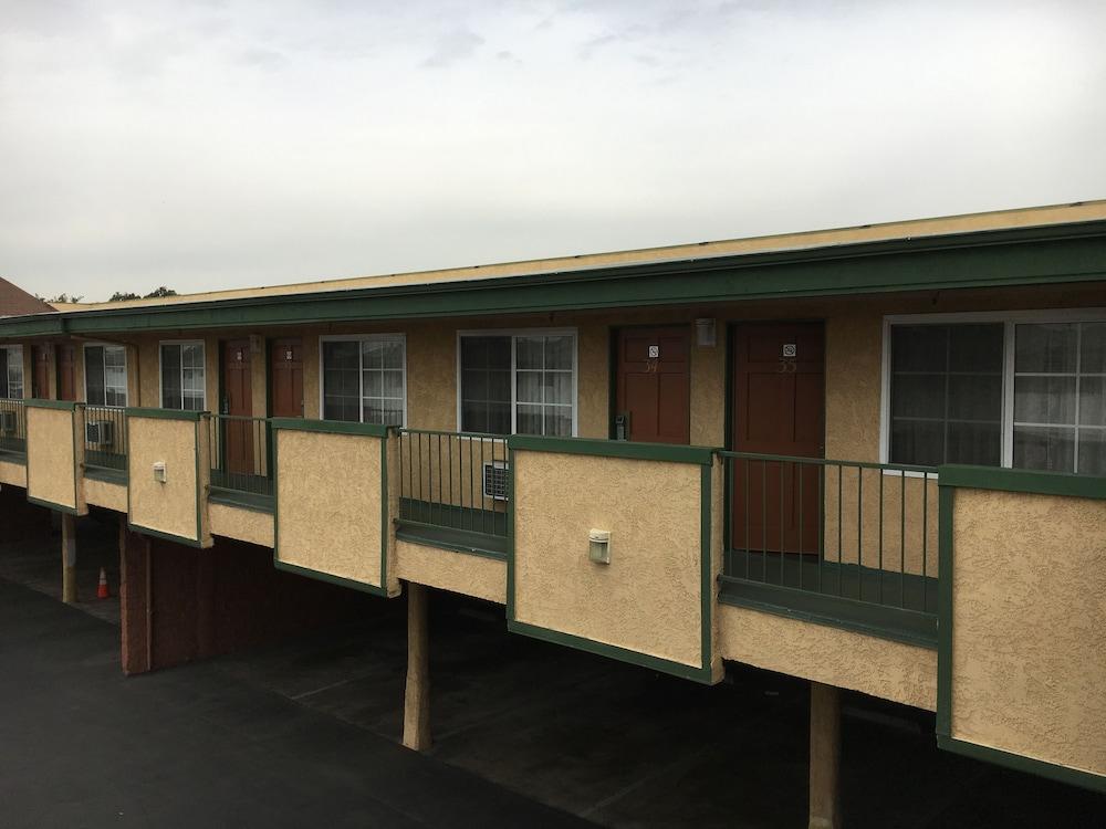 Starlite Motel photo 37